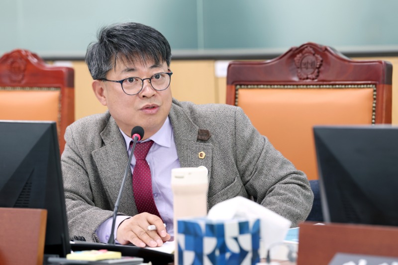 251121 김재훈 의원, 학교사회복지사 처우 개선 촉구.jpg