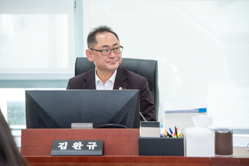 251121 김완규 의원, “퍼주기식 신규사업 말고 노인·장애인 필수복지부터 챙겨야”.jpg