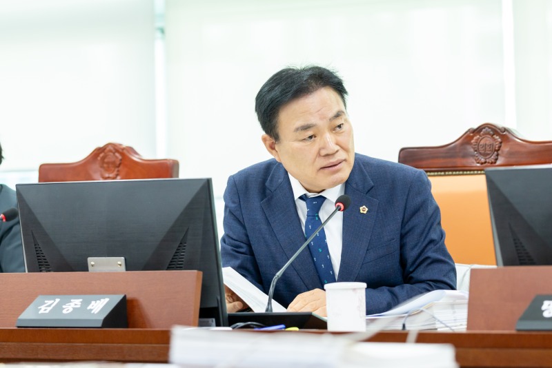 251124 김종배 의원, 경기도 분산에너지 활성화 지원 조례안 상임위 심사 통과1.jpg