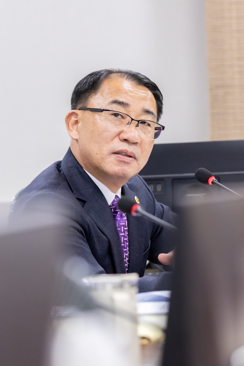 251124 김선영 의원, 2026년도 예산안 심사서 노동국 예산 구조와 신뢰성 문제 전면 제기(1).jpg