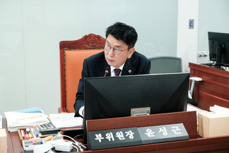 251126 윤성근 의원, “경기도 미술품 전시·관리 체계 재정비 필요” 제안.jpg