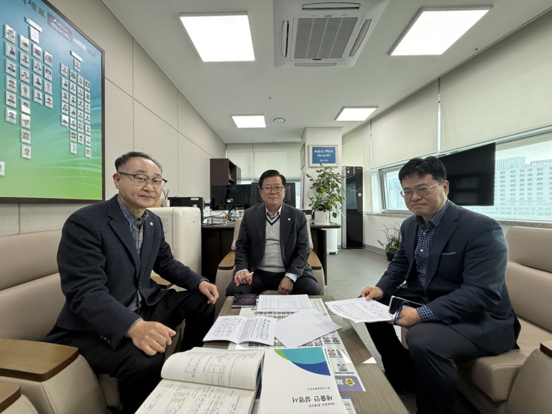 251126 김영민 의원, ‘양지지구-서울역’·‘강남대-서울역’ 직행 광역버스 2개 노선 확정 환영 (1).jpg