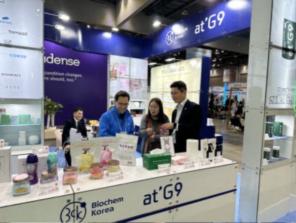 251031 이재영 의원, ‘G-FAIR KOREA 2025’ 현장 찾아 경기도 수출 중소기업 격려! (1).jpg