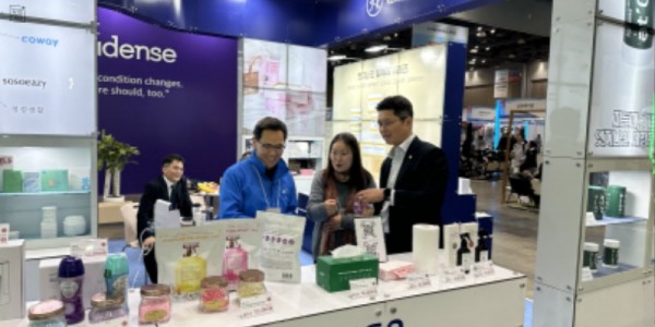 251031 이재영 의원, ‘G-FAIR KOREA 2025’ 현장 찾아 경기도 수출 중소기업 격려! (1).jpg