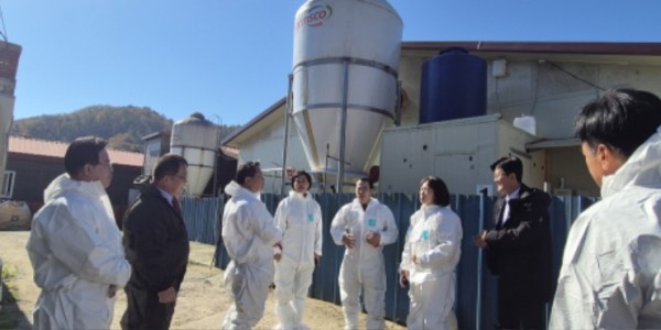 251104 박명숙 의원, 농정위와 함께 양평 축산악취 저감 농가 현장 방문 (1).jpg