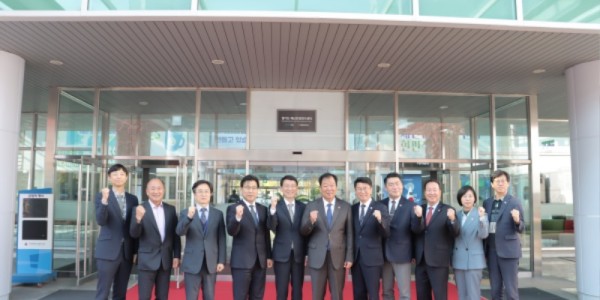 251104 안전행정위원회, “재난안전연구센터, 정책 연구와 기술 융합 통한 도민 안전 강화 기대” (1).jpg