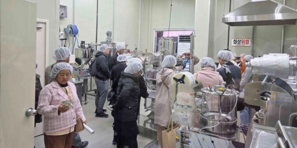 2. 미얀마 식품협회 회원사 대표단이 용인시 농업기술센터를 방문해 주요 시설을 견학했다.jpg