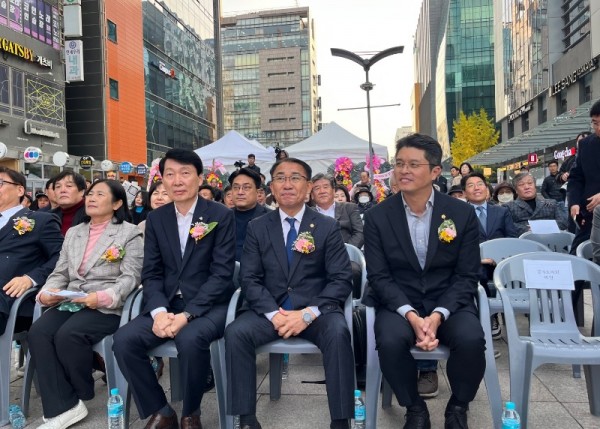 251105 김선영 의원, ‘2025 경기도 소상공인 상생한마당’ 개막식 참석(1).jpg