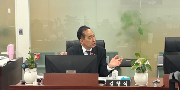 251105 김창식 의원, 경기도 명인·명장 함께하는 문화형 직거래장터 도래미마켓 활성화 추진 (1).jpg