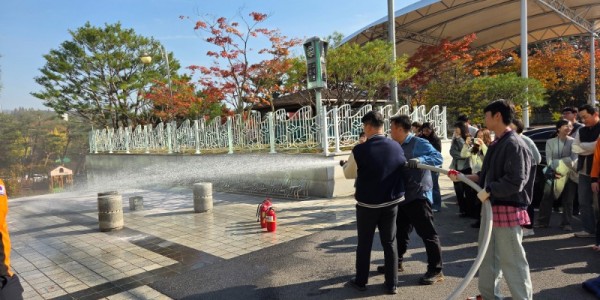 6. 5일 기흥구청에서 합동 소방 훈련이 진행되고 있다.jpg