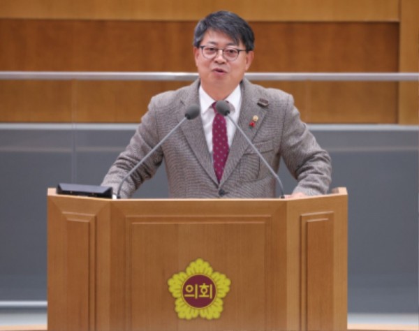 251106 김재훈 의원, 장애인 보조견 지원사업 전담기관 설립 필요 강조 1.jpg