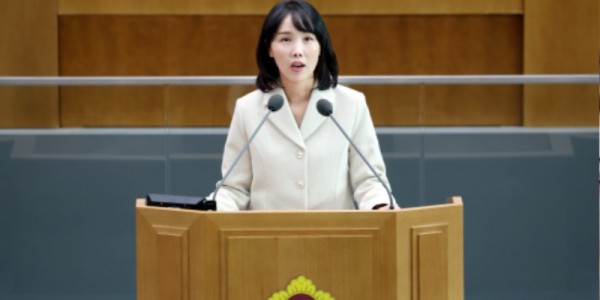 251106 이인애 의원, 도정질문을 통해 ‘출생에서 자립까지, 생애주기 전 단계에 걸친 아동보호정책’ 강화 촉구.jpg