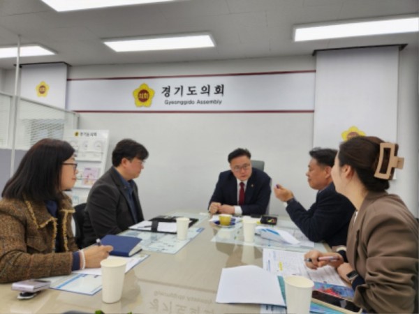 251106 김정영 의원, 의정부시 사회복지단체와 정담회 개최.jpg