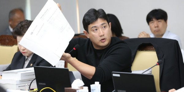 251110 이상원 의원, 노동복지센터 재위탁... 계약 지연과 운영 공백 방치 안돼 (1).jpg