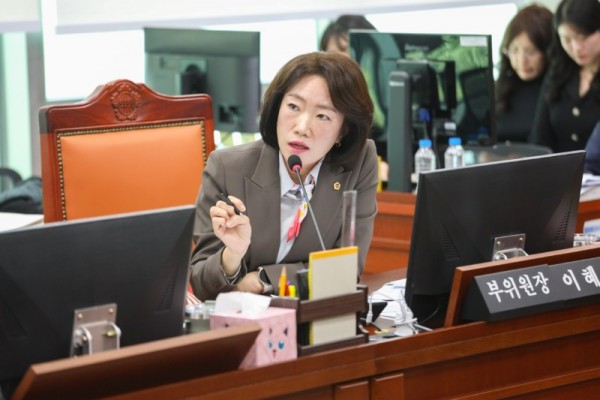 251110 이혜원 의원, 이재명 전 도지사 자찬한 ‘재기지원펀드’, 실상은 도외 투자·성과 부풀리기.jpg