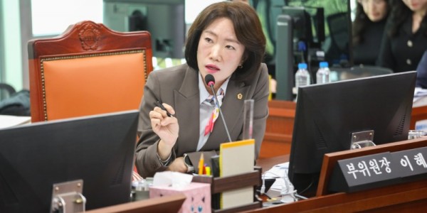 251110 이혜원 의원, 이재명 전 도지사 자찬한 ‘재기지원펀드’, 실상은 도외 투자·성과 부풀리기.jpg