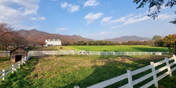 5. 전국 최우수 친환경 농장으로 선정된 _농도원목장_.jpg