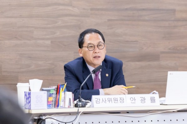 251113 안광률 의원, 도교육청 직속기관 신뢰받는 행정 실현해야.jpg