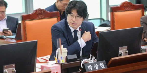 251113 박상현 의원, 행감서 유휴자금 TF 직원 노고 치하... 재정 혁신, 노력의 결실.jpg