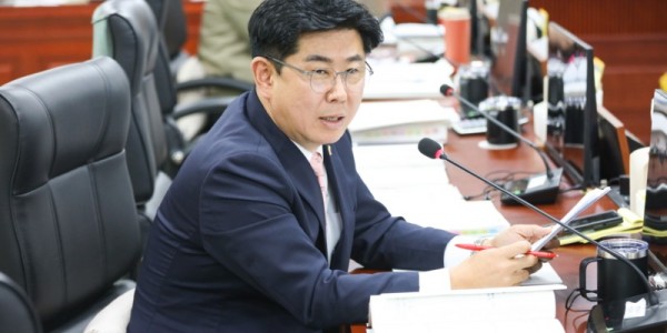 251113 윤충식 의원, 가구 인력 예산 복원해야, 경기북부 미래 위한 투자.jpg