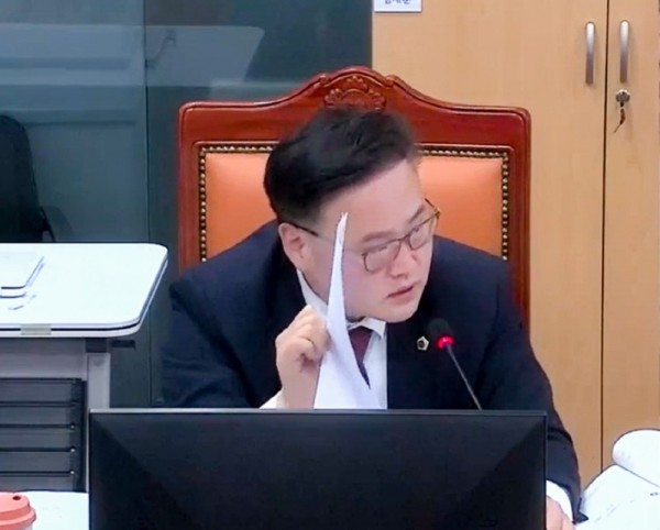 251113 김정영 의원, ‘경기도형 아동돌봄광역센터’...돌봄 품질 관리체계 내실화 촉구.jpg