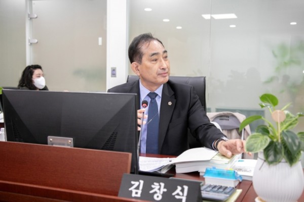 251114 김창식 의원, 평택·당진항 통합 유지준설 사업 전국 최초 통합관리 사례로 성공모델 만들어야 (1).jpg