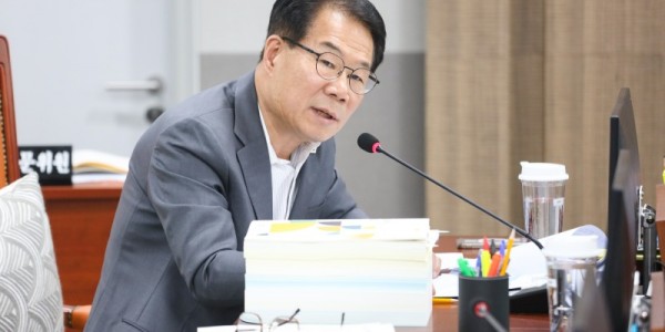 251114 클릭 한 번으로 한국도자재단 직원된다! 유영두 의원, 사칭 피해 방지 대책 미비 질타.jpg