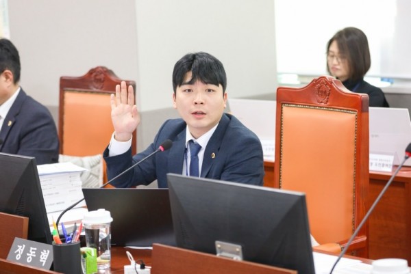 251114 정동혁 의원, “12.3 비상계엄이 경기도 관광 흔들어”...DMZ·외국인 방문 감소 실태 공개.jpg
