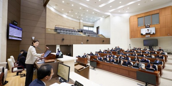 20251114 용인특례시의회, 제297회 제2차 정례회 제2차 본회의 열어(3).jpg