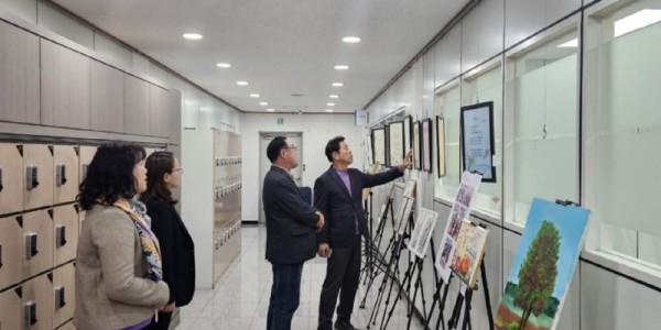 6. 처인구 역북동 주민자치위원회는 7일부터 14일까지 역북동행정복지센터에서 주민자치 프로그램 작품전시회를 개최했다.jpg