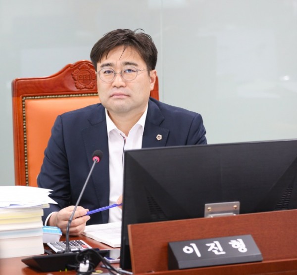 251117 이진형 의원, “경기관광공사, 수익 기반 강화 및 글로벌 기획 역량 확보 절실”.jpg