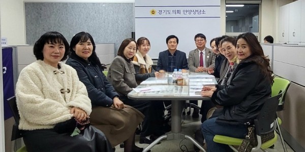 251118 문형근,김재훈,장민수 의원, 영아운영비 지원 관련해 민간어린이집연합회와 면담.jpg