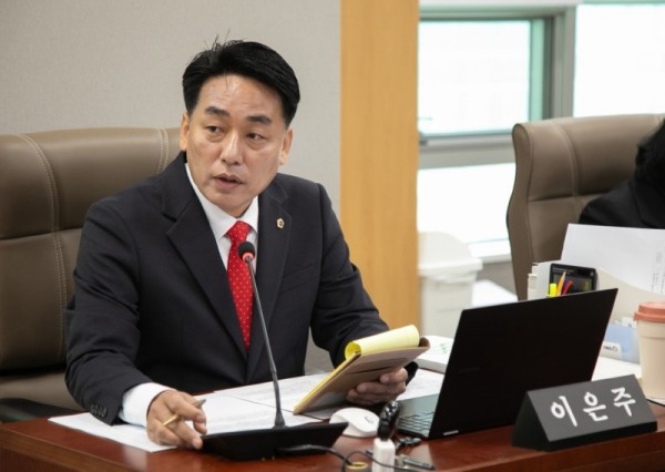 251118 이은주 의원, “AI는 도구, 교원은 교육의 중심”... 하이러닝 논란에 균형 있는 정책 촉구(1).jpg