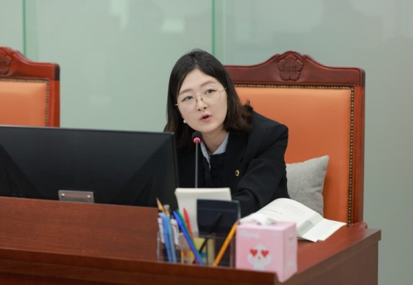 251118 장윤정 의원, “행정실무사 수당·특별교육재정수요 예산...기준도 방향도 없다”(1).jpg