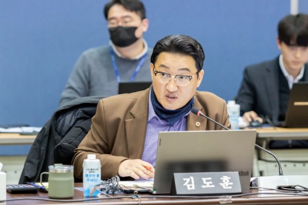 251118 김도훈 의원, “수원북중SBC 협약 일방 해지... 학생 꿈 짓밟는 폭거”.jpg