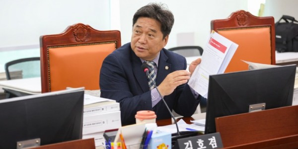 251119 김호겸 의원, 경기도교육청은 교사가 수업에 집중할 수 있는 환경 조성해 줘야 한다.jpg