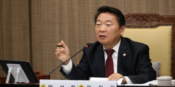 251119 방성환 의원, “2026년 축산예산 170개 사업 삭감... 쿼터식 예산 편성은 현장과 미래 모두 포기하는 것” (1) (1).jpg