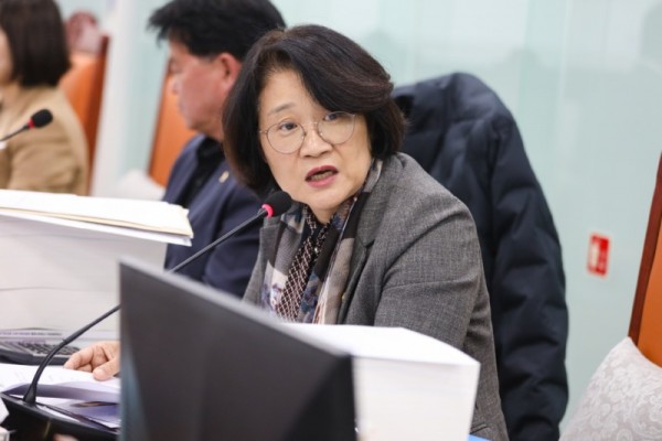 251119 신미숙 의원, 432억원 규모 디지털 플랫폼 구축사업, 성과지표·검증계획 부재 지적.jpg