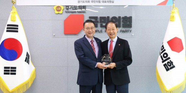 251119 윤재영 의원, 2025 행정사무감사 우수의원 선정 (1).JPG.jpg