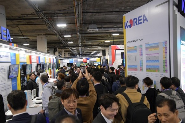 4. 용인특례시는 CES 2026에서 참가를 지원하는 용인지역 기업 위스메디컬이 CES 혁신상을 받았다고 밝혔다. 사진은 지난해 1월 7일 미국 라스베이거스에서 열린 CES 2025.JPG