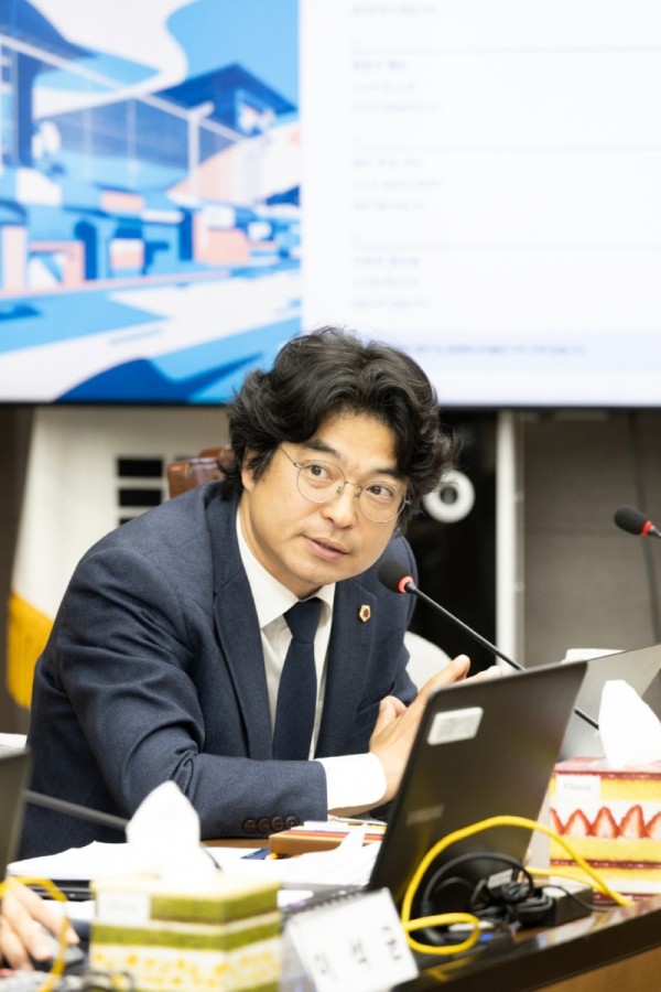 251120 박상현 의원, 4개월짜리 R&amp;D는 행정 위탁... 연구개발 시스템 혁신해야 심도질의.jpg