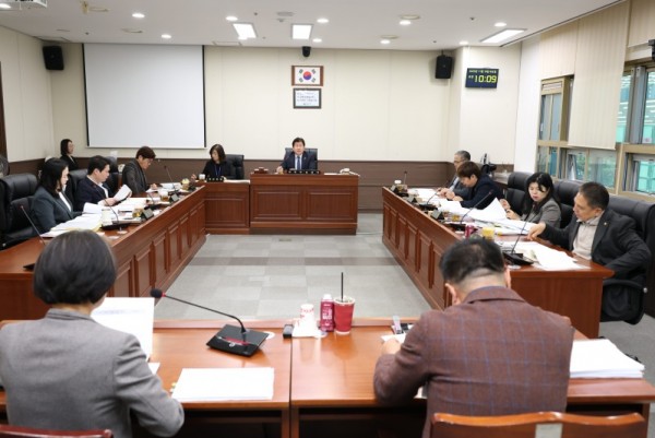 20251119 2025년 행정사무감사 3일차(1)자치행정위원회.jpg