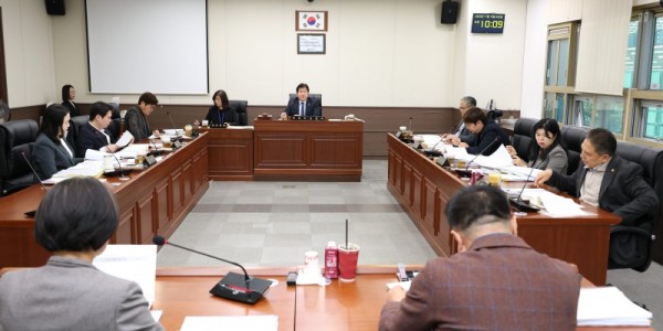 20251119 2025년 행정사무감사 3일차(1)자치행정위원회.jpg