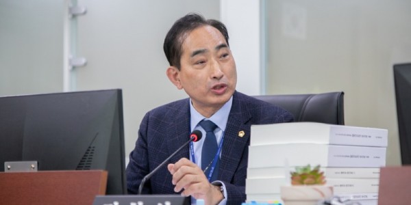 251120 김창식 의원, 전체 시설기준으로 필요한 사업량 산정하고 예산 충분히 확보 강력 주문 (1).jpg