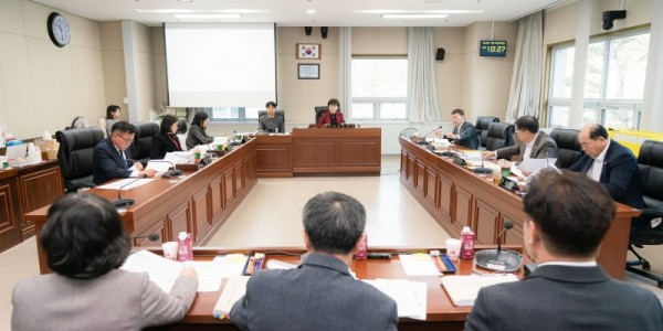 사진1. 용인특례시의회 문화복지위원회(위원장 김상수)는 20일 위원회 소관 시 산하 기관을 대상으로 2025년도 제2차 정례회 행정사무감사 4일 차 감사를 진행했다..jpeg