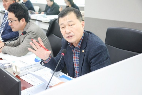 251124 한원찬 의원, 2026년 경제실 예산안... 성과 검증 없는 사업 축소·일몰, 약속 미반영 예산 편성 강력 지적.JPG.jpg