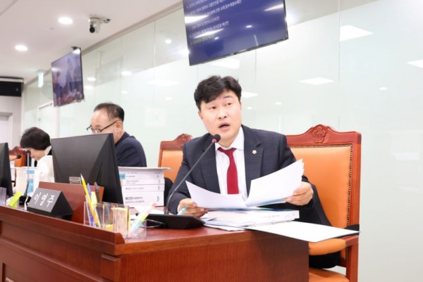 251124 이영주 의원, “균열 난 도로, 끊긴 신기술, 멈춘 자전거 정책...” 경기도 건설행정의 축을 다시 세워야.JPG.jpg