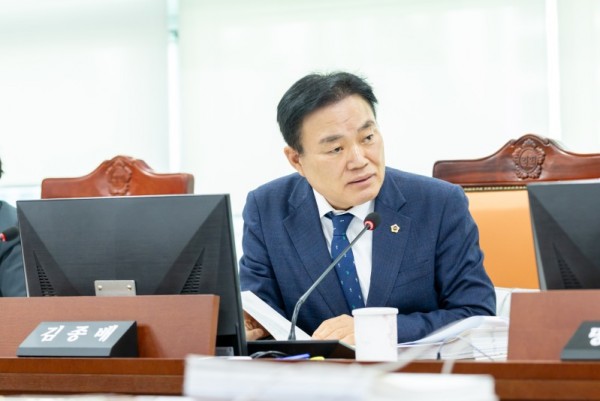 251124 김종배 의원, 경기도 분산에너지 활성화 지원 조례안 상임위 심사 통과1.jpg