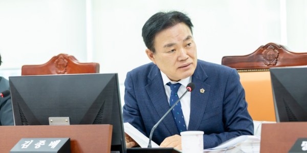 251124 김종배 의원, 경기도 분산에너지 활성화 지원 조례안 상임위 심사 통과1.jpg