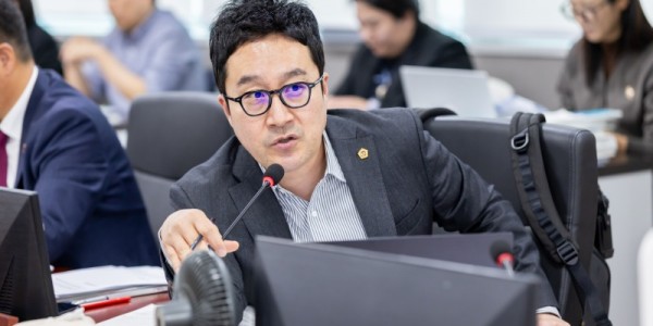 251124 최병선 의원, 중장년 ‘라이트 잡’ “기업을 위한 고용지원금 전락” 비판1.jpg